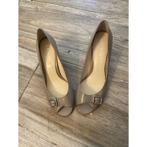 Ralph Lauren Pumps Heels Patent Leather‎ Women 8B Work Buckle Peep Toe Taupe